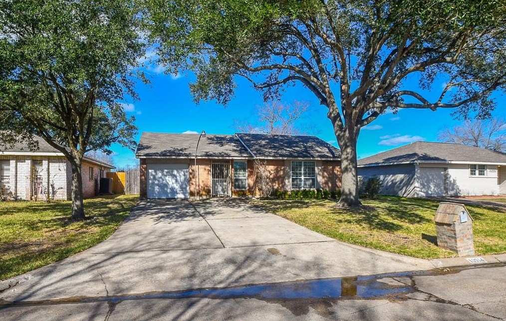 10914 Sela Ln, Houston, TX 77072