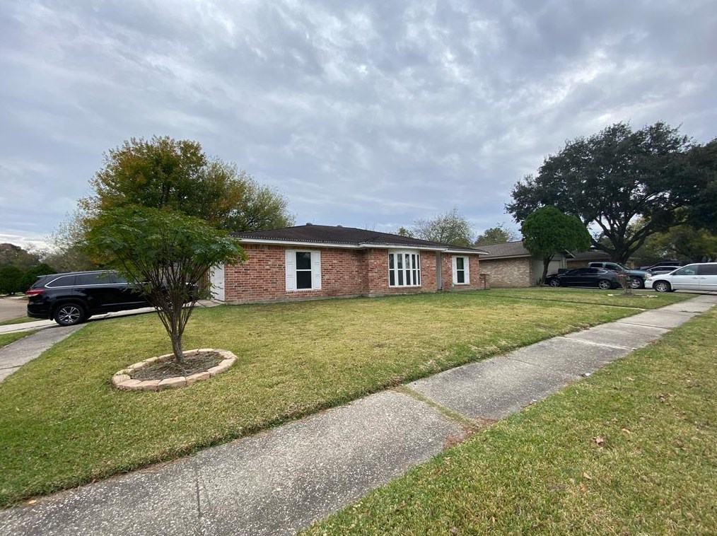 9354 Willow Wood Ln, Houston, TX 77086
