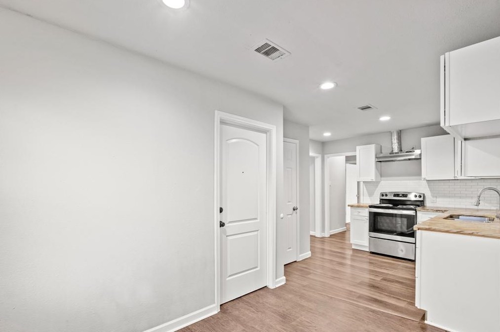 4926 Hull St, Houston, TX 77021