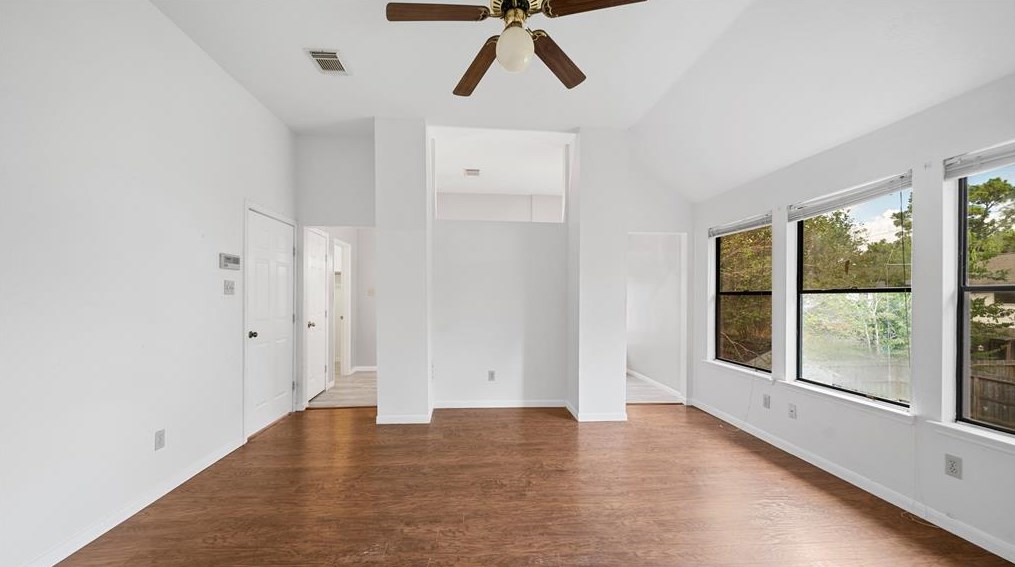 1507 New Cedars Dr, Houston TX  77062-2282 exterior