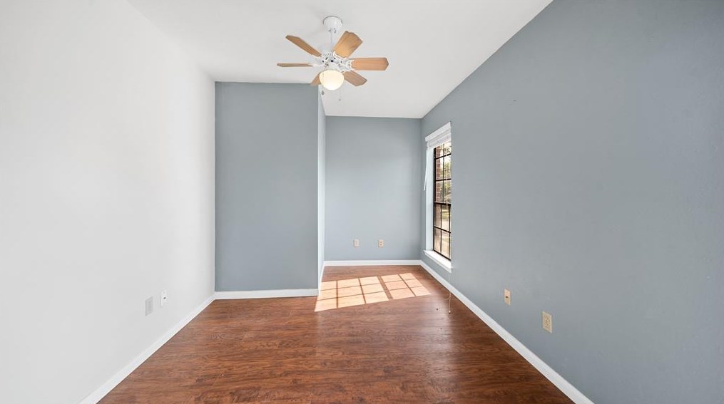 1507 New Cedars Dr, Houston TX  77062-2282 exterior