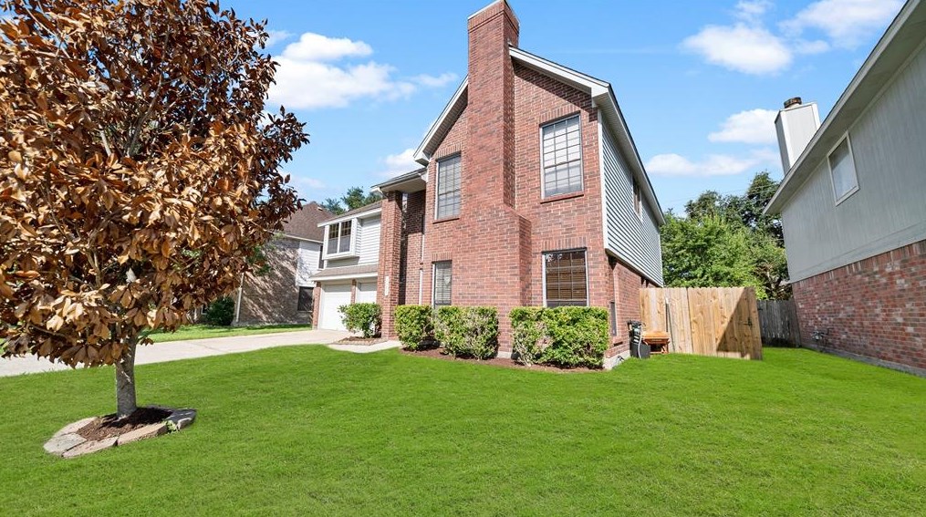 1507 New Cedars Dr, Houston, TX 77062-2282