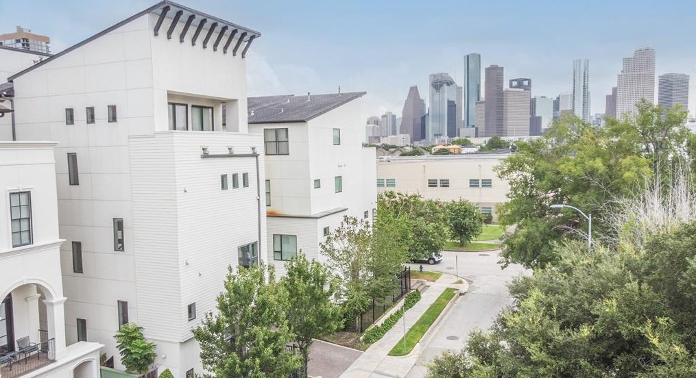 308 Clay St, Houston TX  77019-2534 exterior