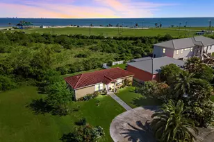 210 Debbie Ln, San Leon, TX 77539 - Photo 2
