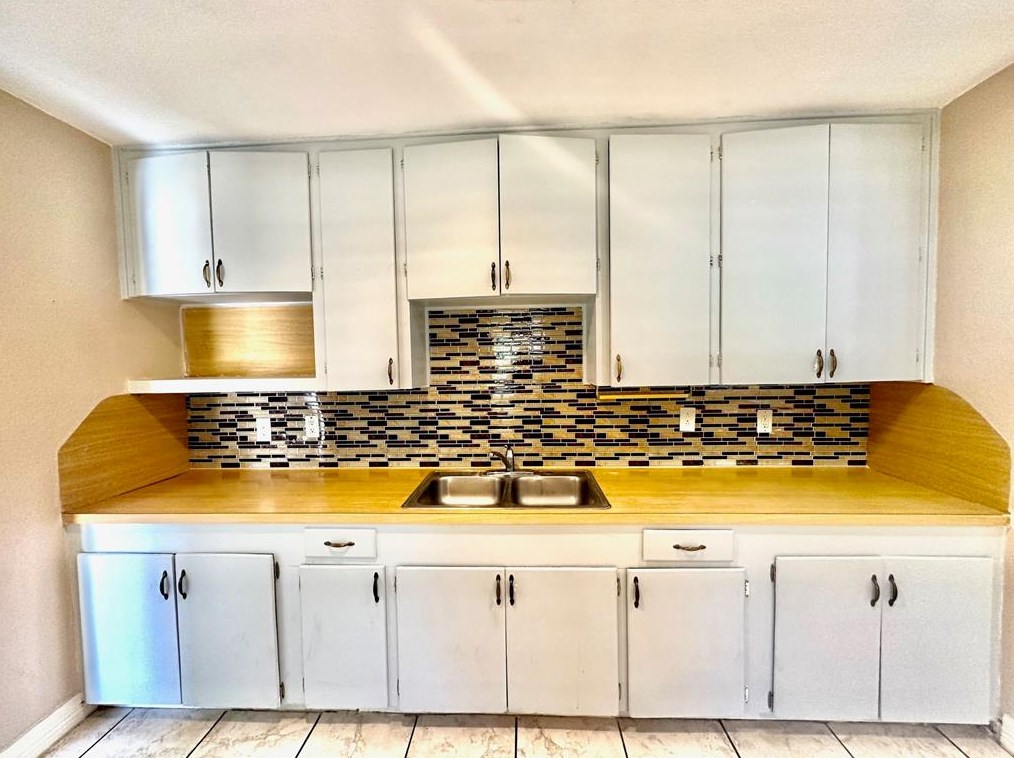 6725 Lodge St, Houston TX  77092-4624 exterior