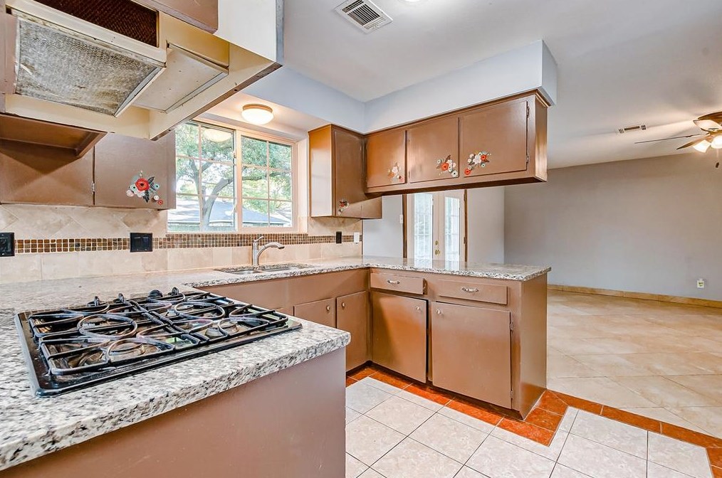 14143 Woodforest, Houston TX  77015 exterior