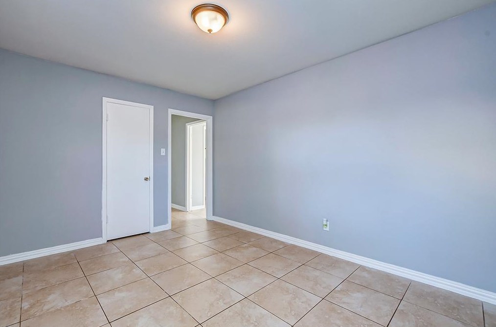 14143 Woodforest, Houston TX  77015 exterior