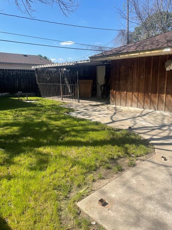 1802 Martha Ln, Pasadena TX  77502-2830 exterior