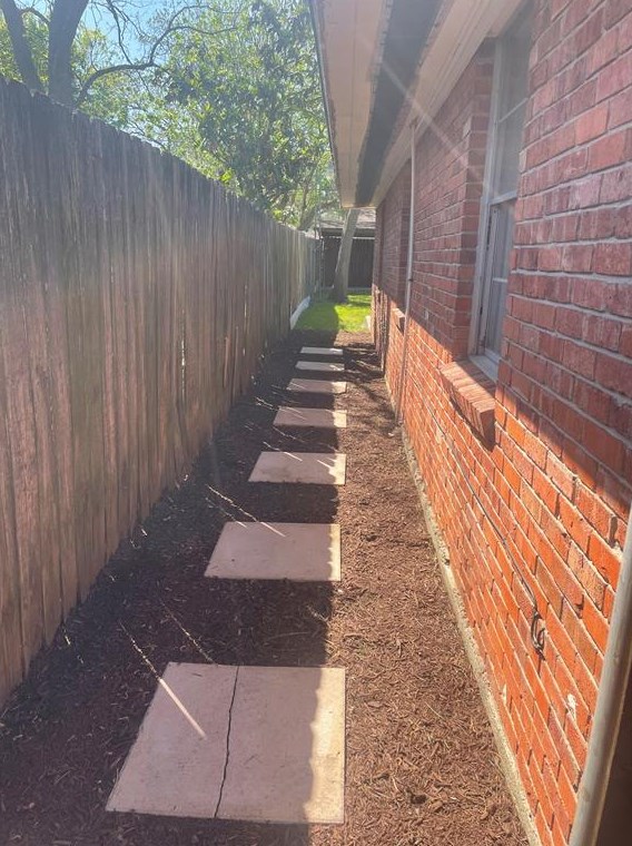 1802 Martha Ln, Pasadena TX  77502-2830 exterior