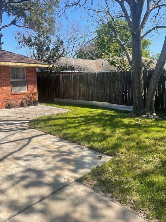 1802 Martha Ln, Pasadena TX  77502-2830 exterior