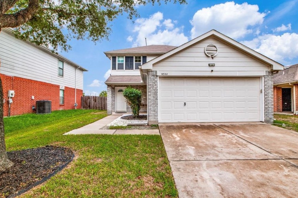 9722 Phil Halstead Dr, Houston, TX 77086-2879