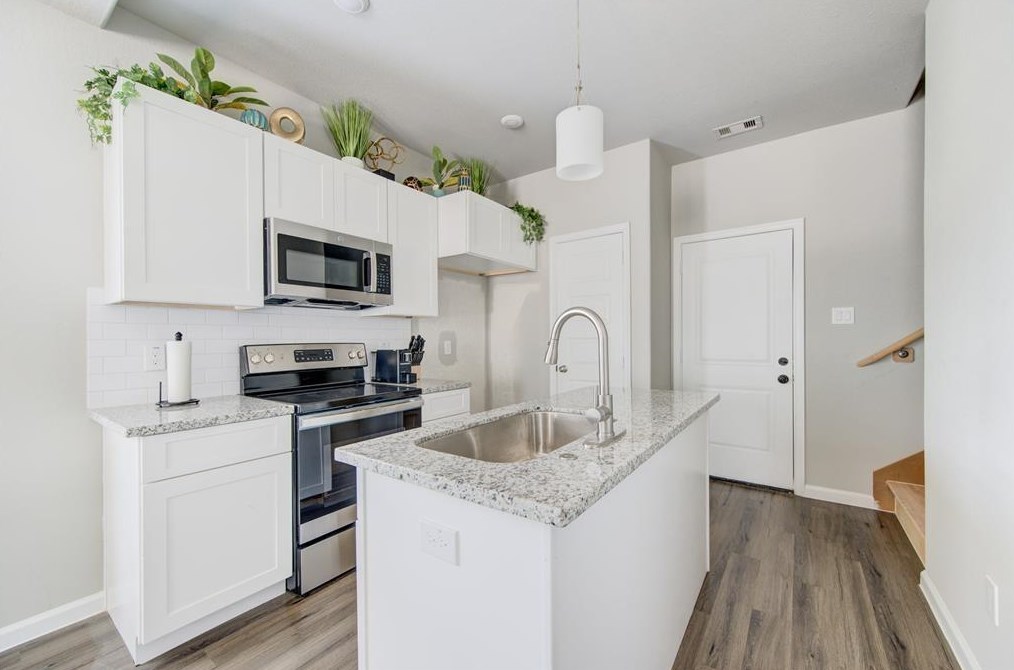 8165 Tate St #a, Houston, TX 77028