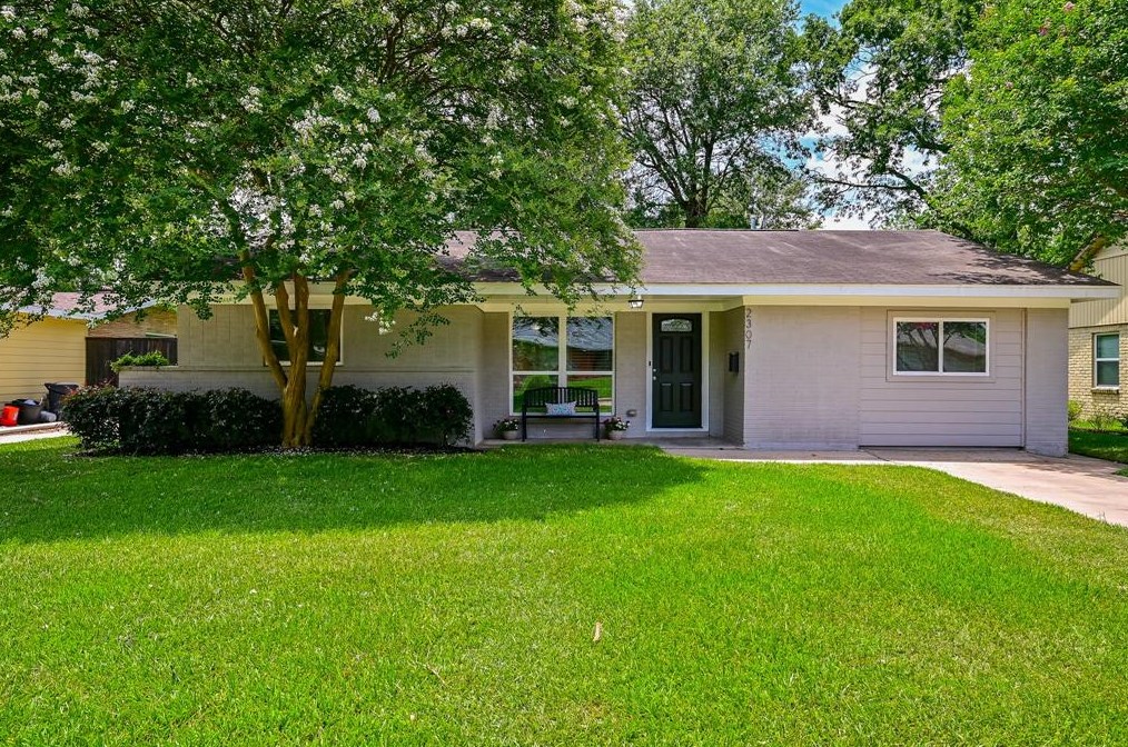 2307 Stonecrest Dr, Houston, TX 77018-7130