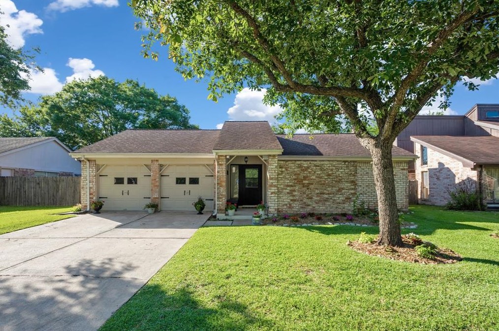2723 Ferry Lndg, Sugar Land TX  77478-4314 exterior