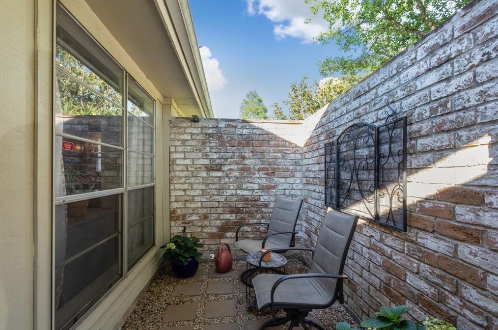 2723 Ferry Lndg, Sugar Land TX  77478-4314 exterior