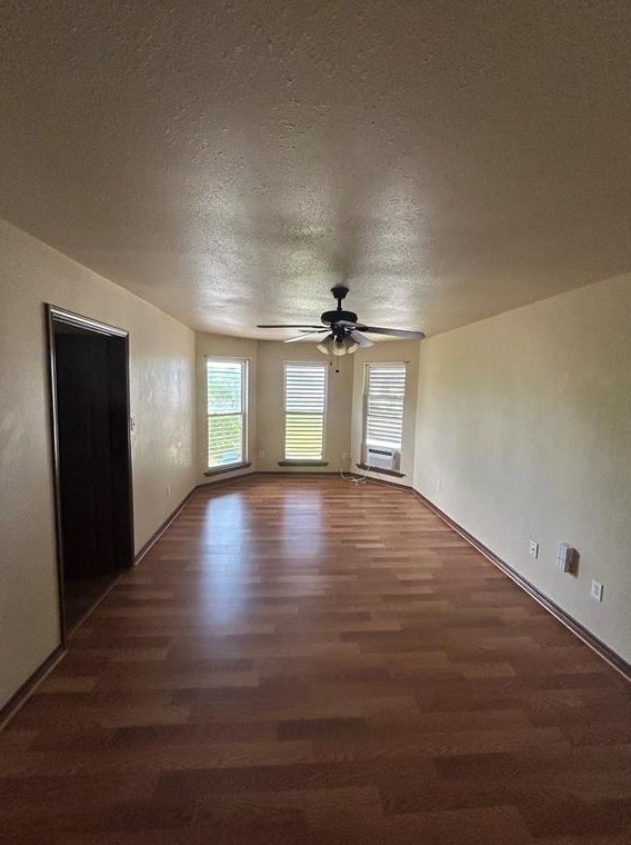 828 Ball #up, Galveston, TX 77550