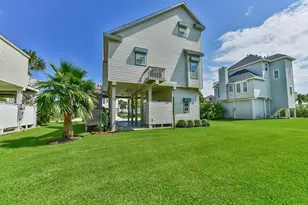 14463 Spyglass Cir, Galveston, TX 77554 - Photo 2