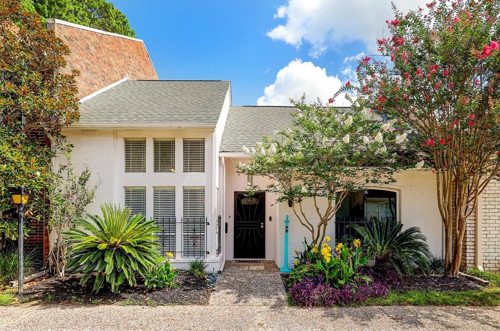 1652 S Gessner Rd, Houston, TX 77063