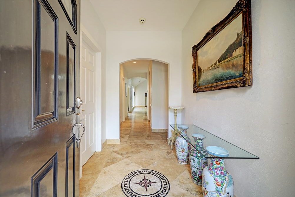 1652 Gessner Rd, Houston TX  77063-1116 exterior