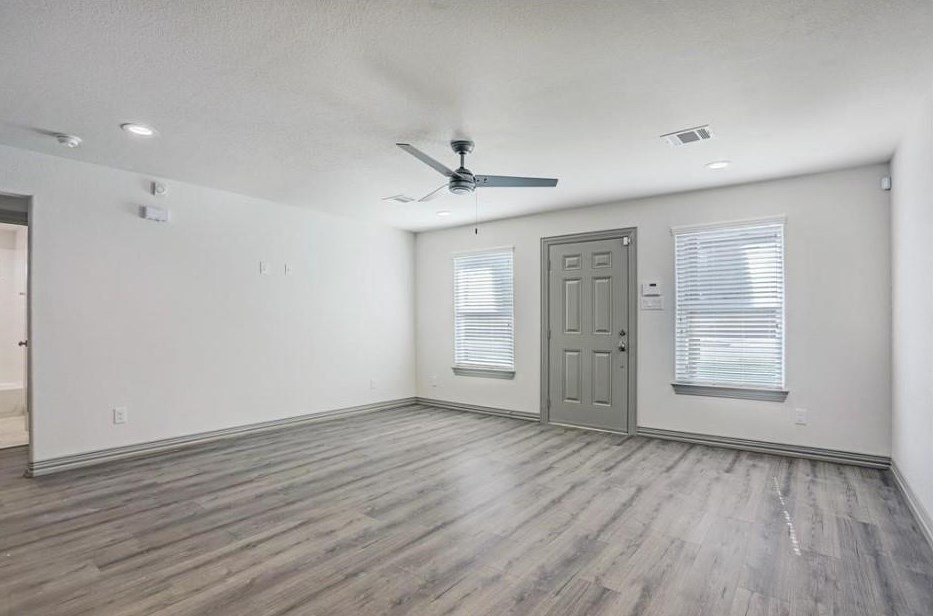 4605 Knoxville St, Houston, TX 77051