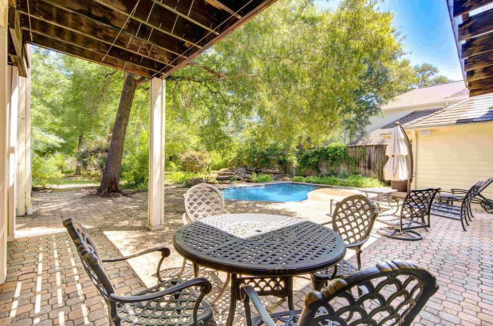 1214 Almond Grove Dr, Houston TX 77077-2505 exterior