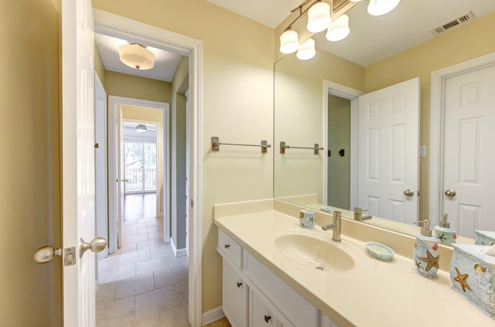 1214 Almond Grove Dr, Houston TX 77077-2505 exterior