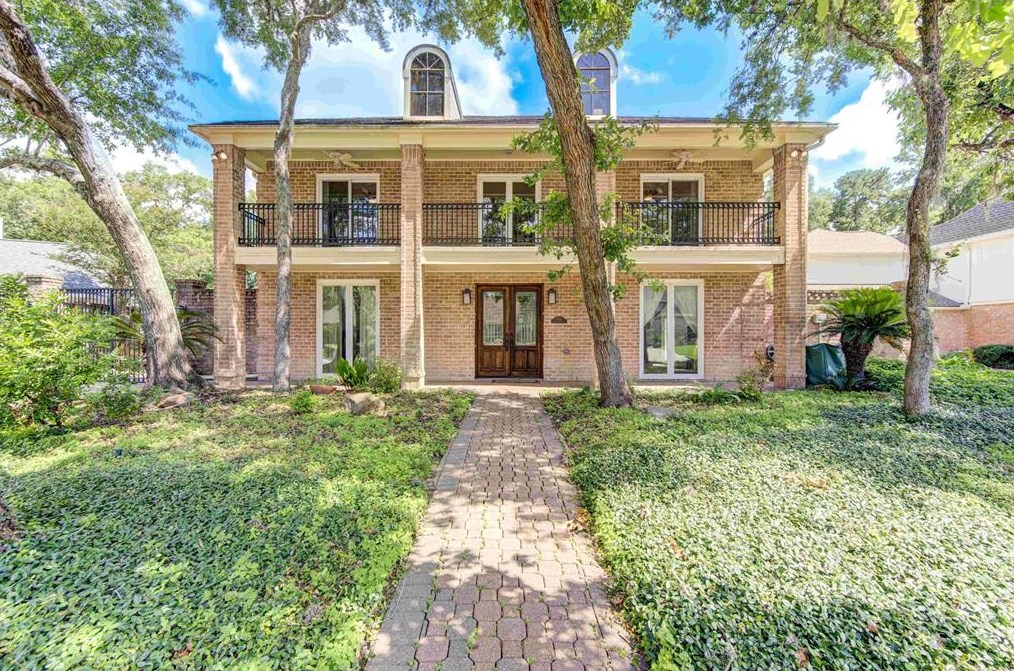 1214 Almond Grove Dr, Houston TX 77077-2505 exterior