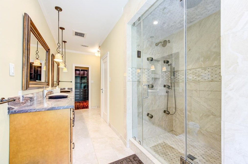 1214 Almond Grove Dr, Houston TX 77077-2505 exterior