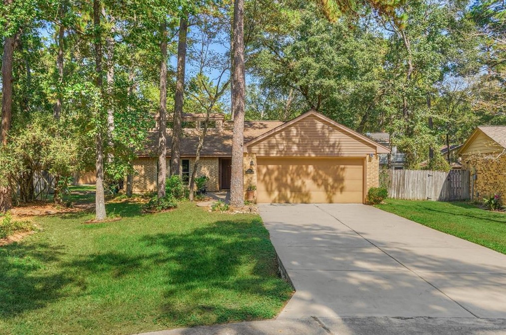 30 Pinewood Forest Ct, Spring, TX 77381