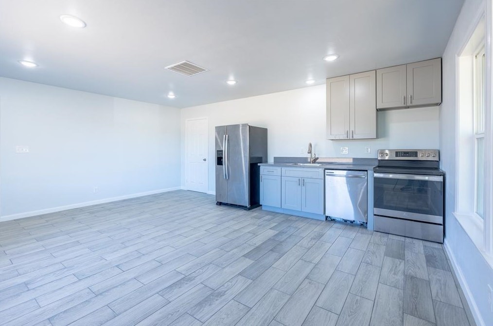1214 Southgate Dr #a, Richmond, TX 77471