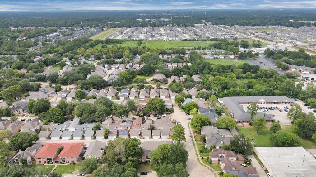 4702 Cashel Cir #a, Houston, TX 77069