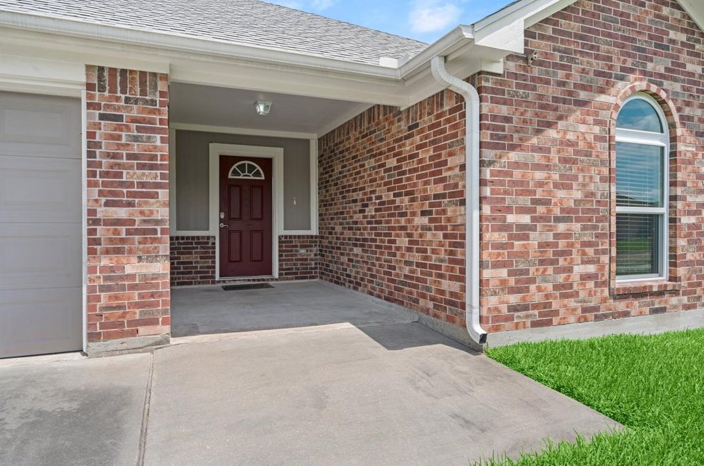 2802 Clara Ln, Texas City, TX 77590