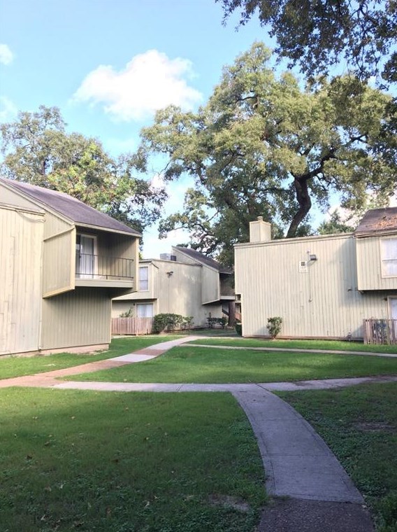 5625 Antoine Dr #504, Houston, TX 77091
