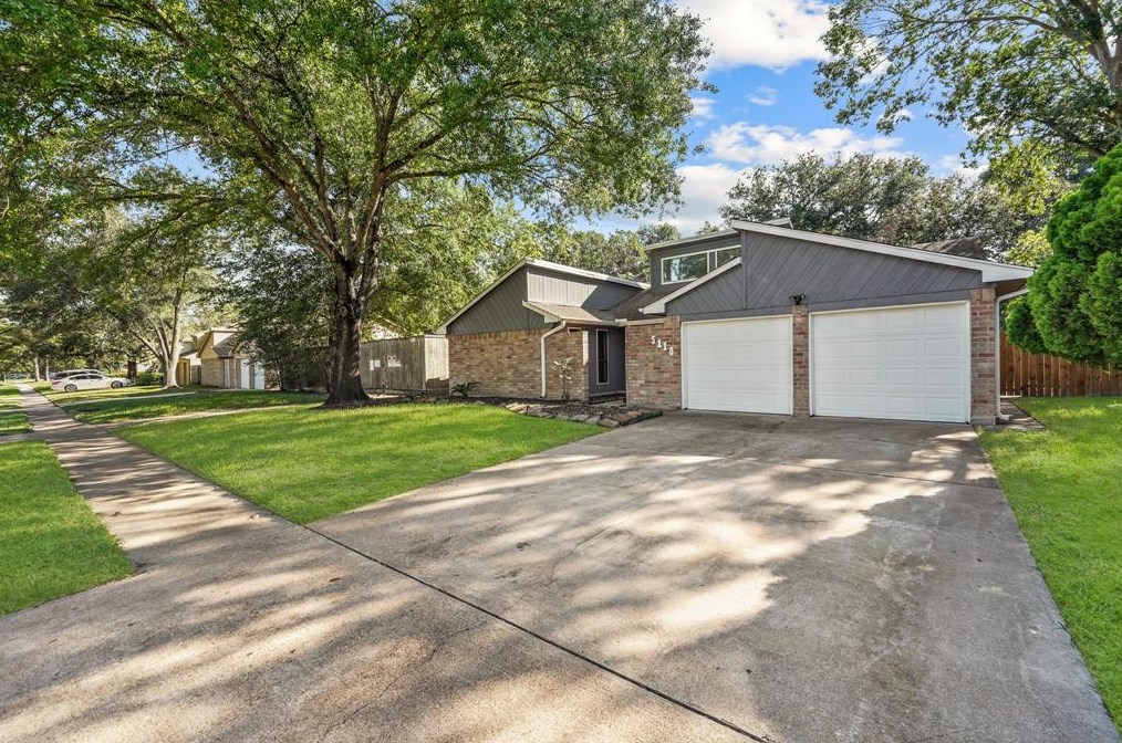 5110 Pine Cliff Dr, Houston, TX 77084
