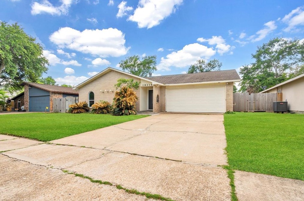 18215 Navajo Trail Dr, Spring, TX 77388-9008