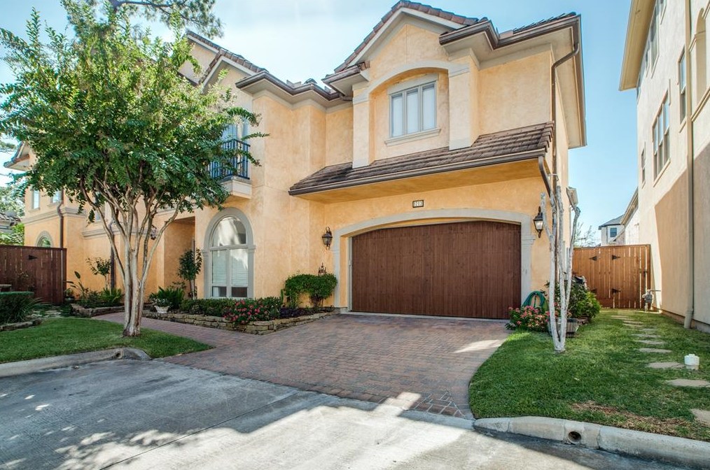 1203 W Hunters Creekway Dr, Houston, TX 77055
