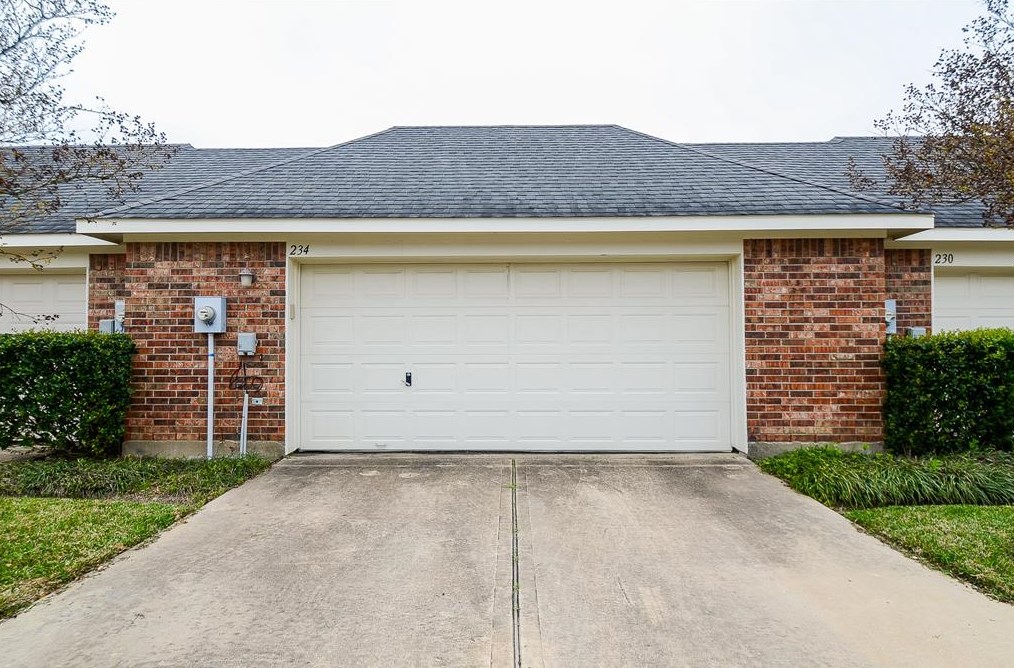 234 Whispering Ridge Ter, Houston TX  77094-1264 exterior