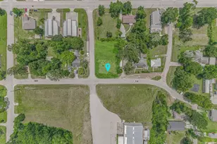 317 Woodson St, Willis, TX 77378 - Photo 12