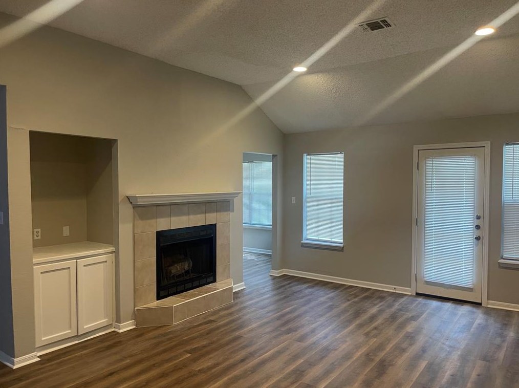 591 Spruce Dr, Conroe, TX 77302
