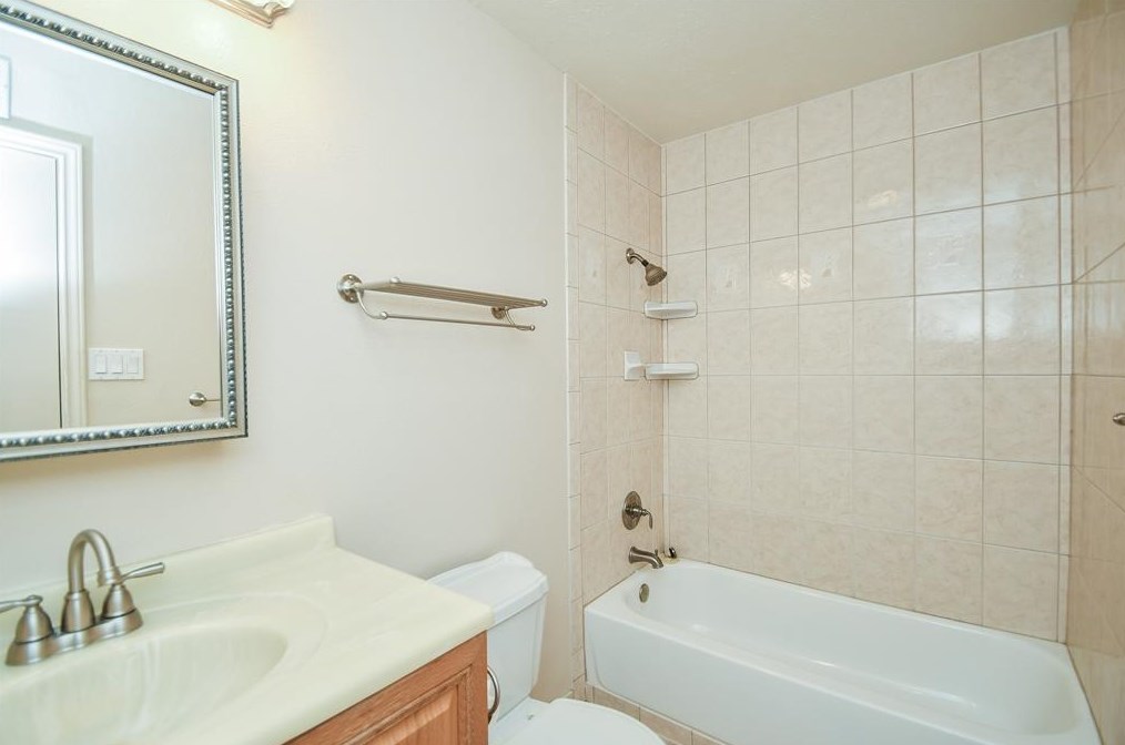 5511 Dunnethead Dr, Houston TX  77084-1911 exterior