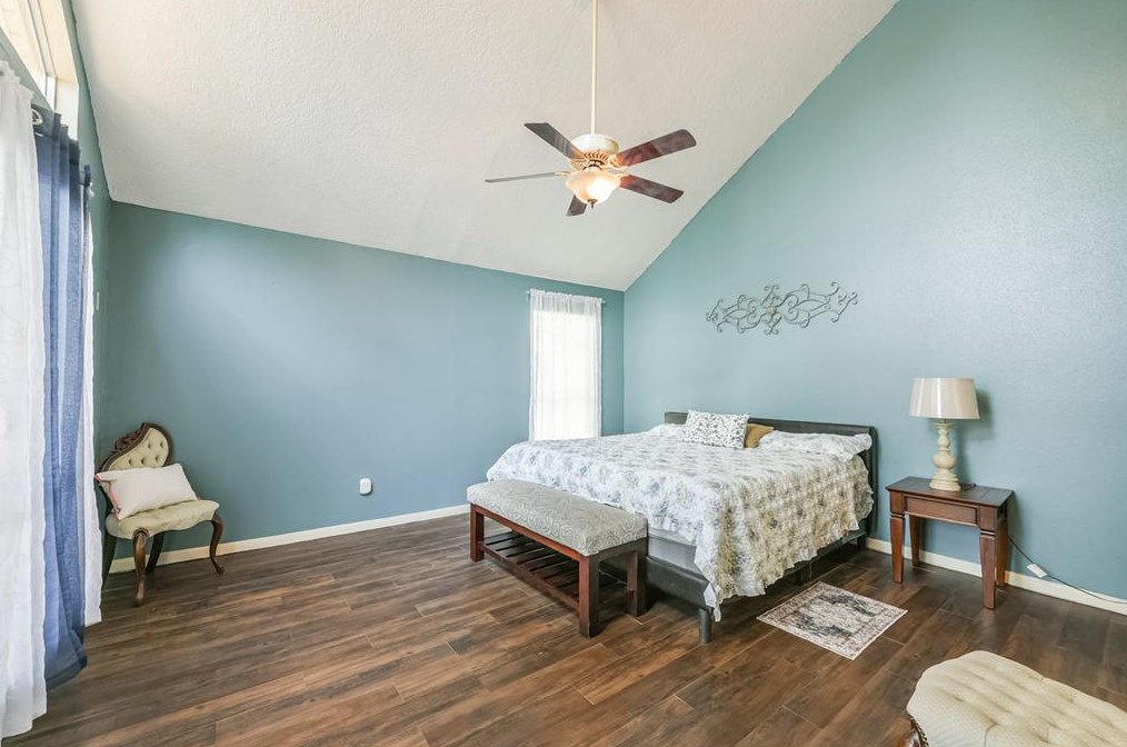 16231 Parksley Dr, Houston TX 77059-4714 exterior