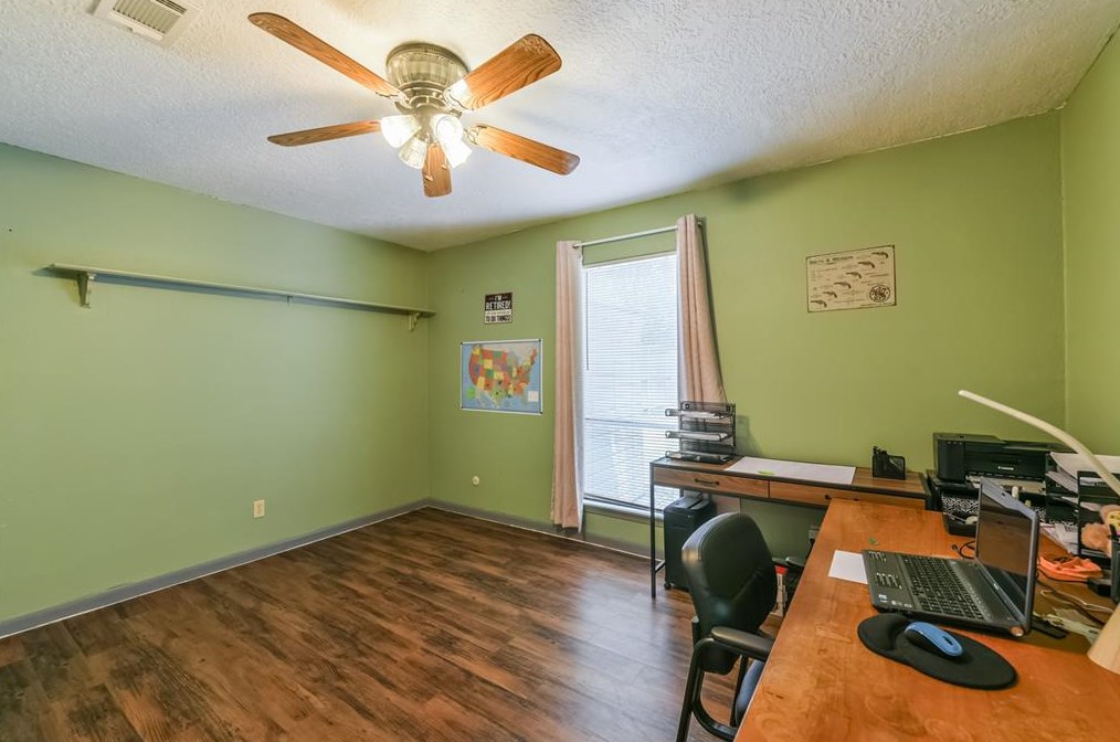 16231 Parksley Dr, Houston TX 77059-4714 exterior