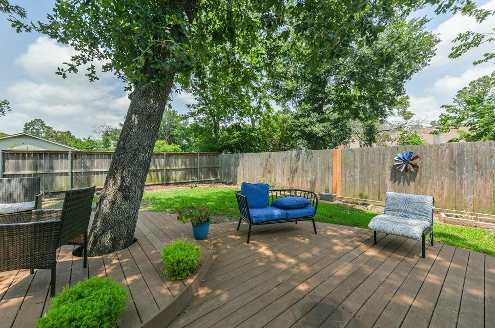 16231 Parksley Dr, Houston TX 77059-4714 exterior