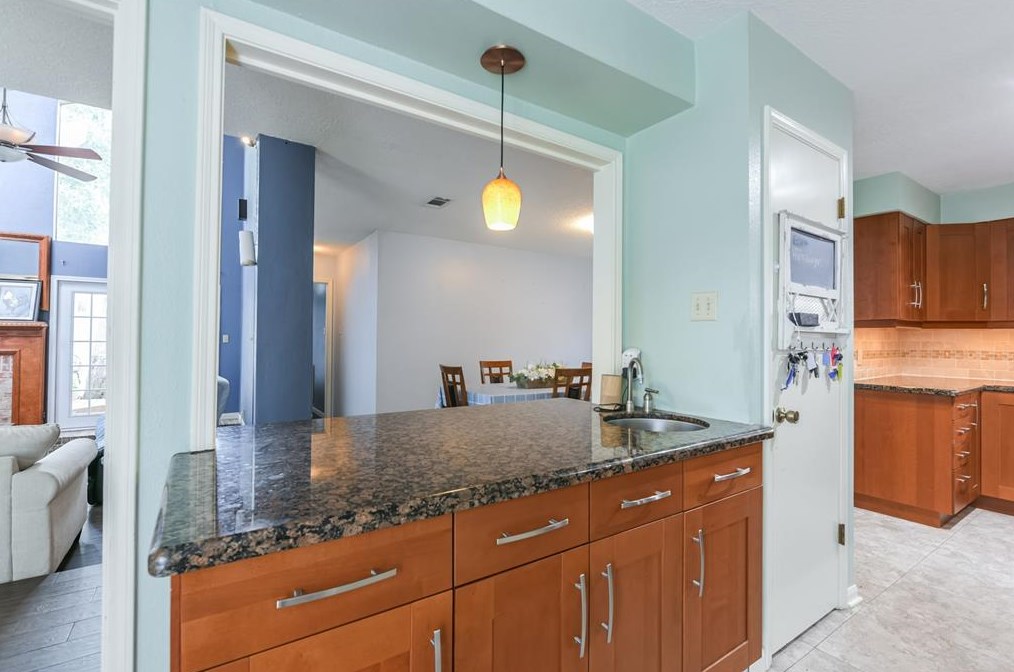 16231 Parksley Dr, Houston TX 77059-4714 exterior