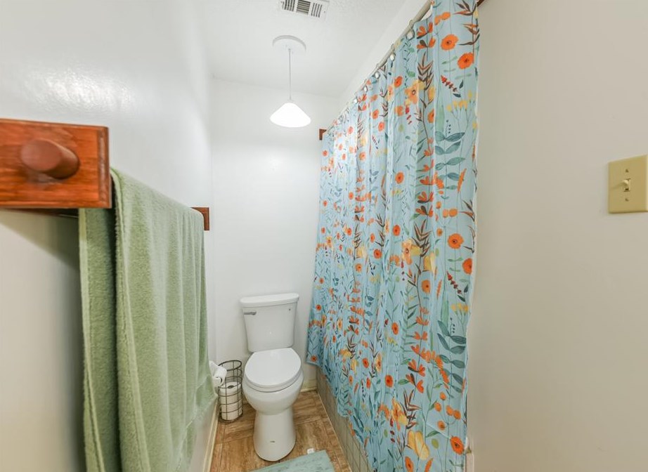 16231 Parksley Dr, Houston TX 77059-4714 exterior