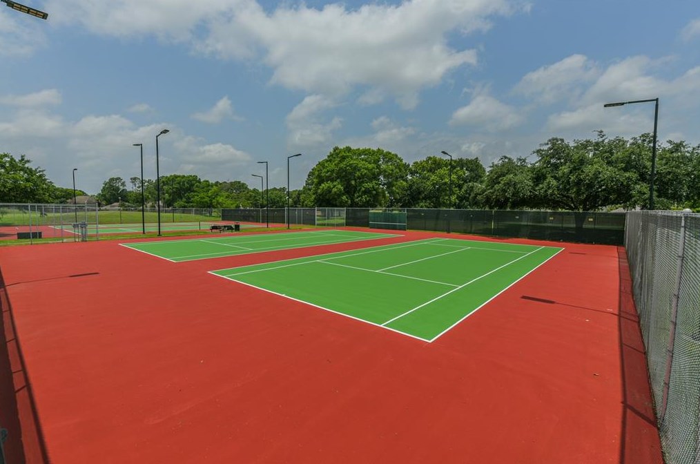 16231 Parksley Dr, Houston TX 77059-4714 exterior