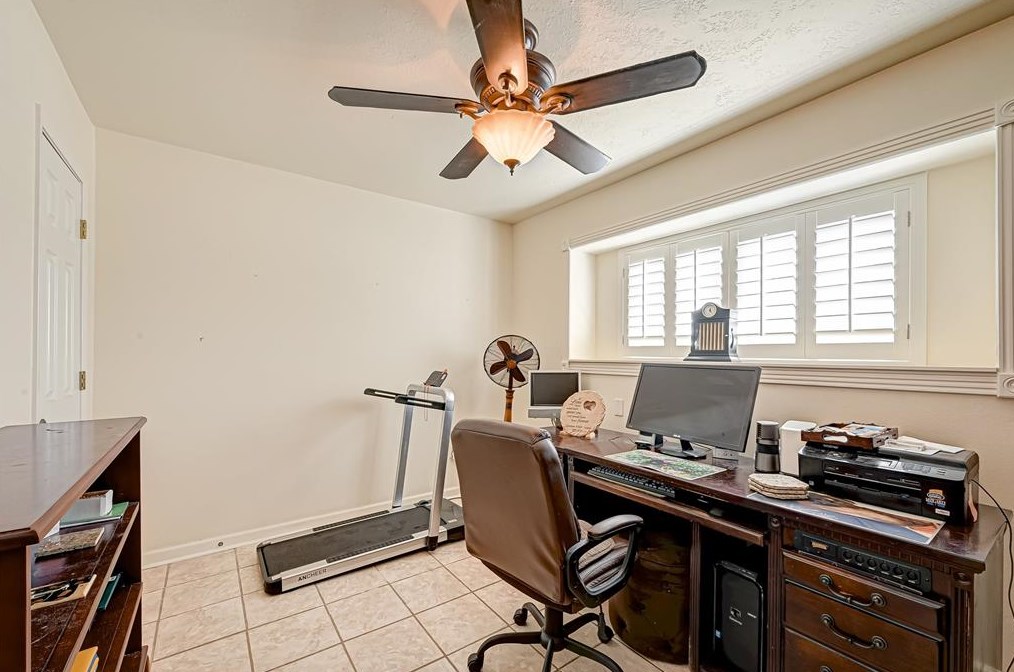 10838 Corona Ln, Houston TX 77072-3253 exterior