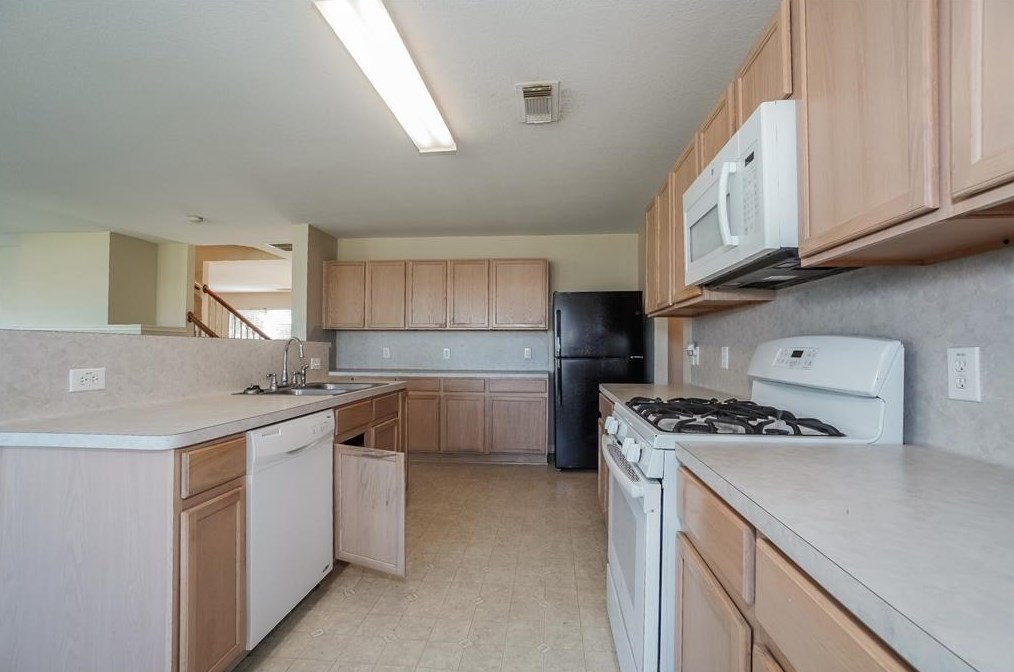 6310 Cottage Stream Ln, Spring TX  77379-8474 exterior