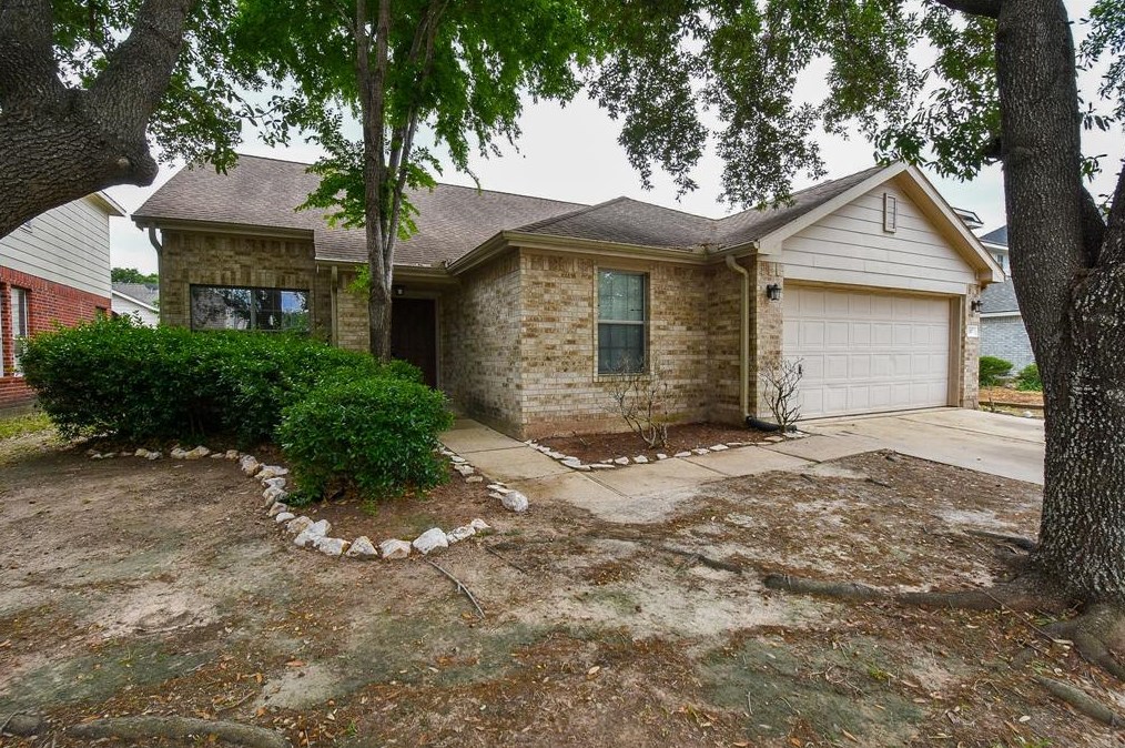 1307 Chalk Rock Dr, Houston, TX 77067-3508