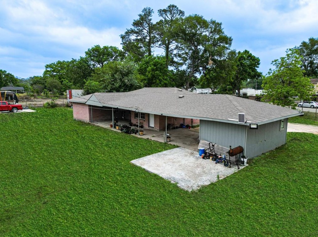 1235 Greenoak Dr, Houston, TX 77032-1136